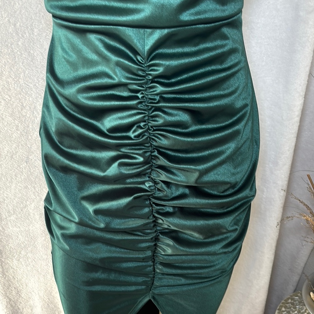 Elegant‎ Green Ruched Dress - Picture 4 of 8